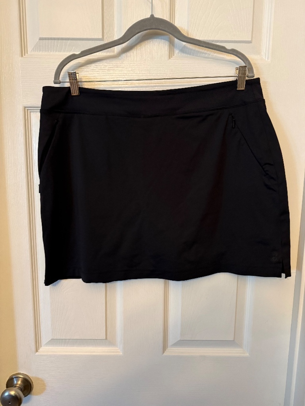 TOMMY BAHAMA Islandzone Black Skort, Size L